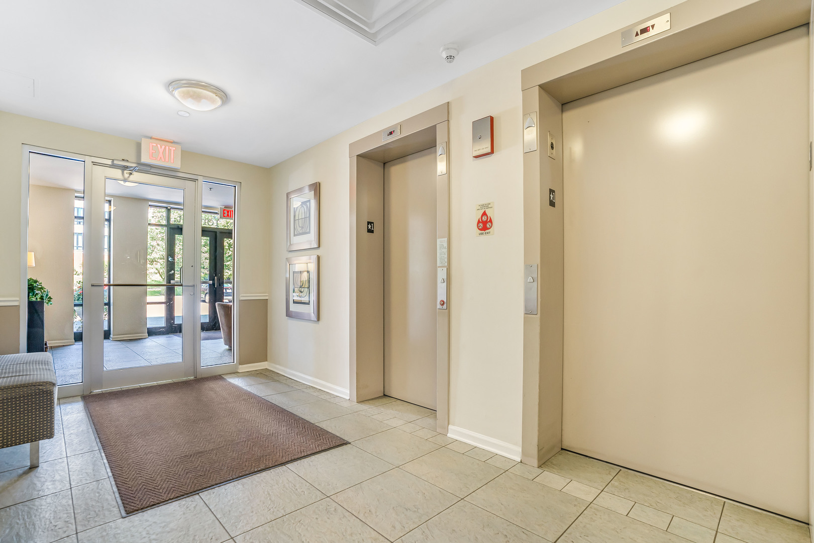 145 S York Street Unit: 420