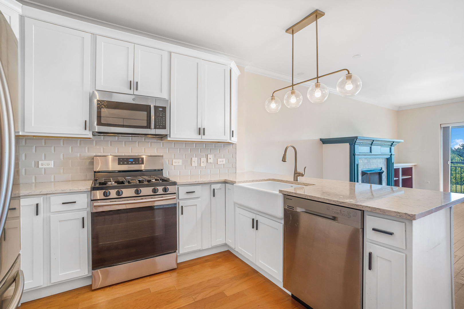 145 S York Street Unit: 420