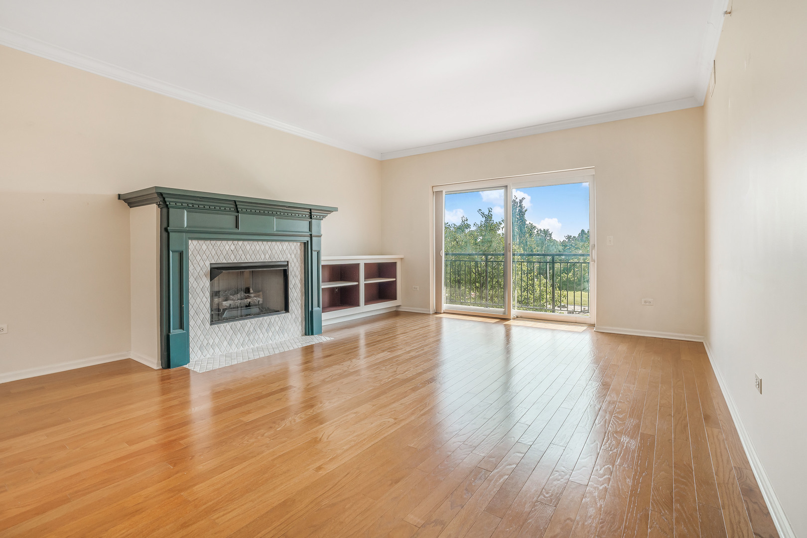 145 S York Street Unit: 420