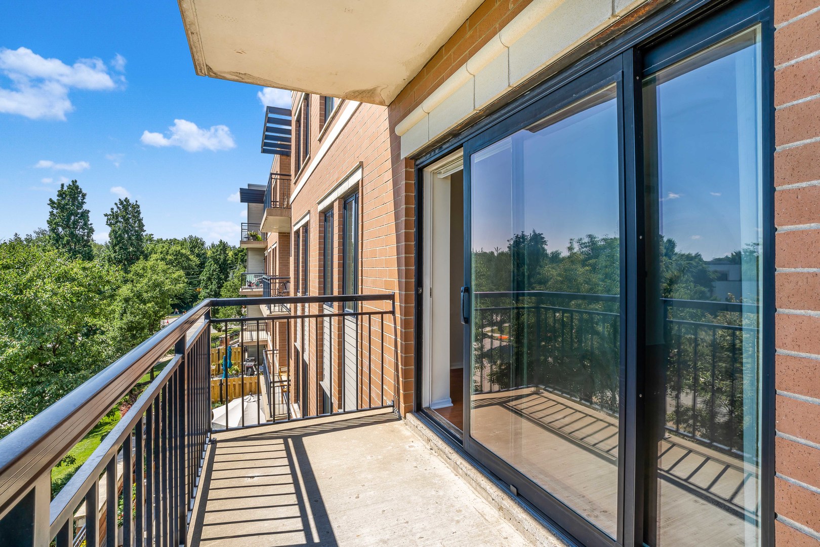 145 S York Street Unit: 420