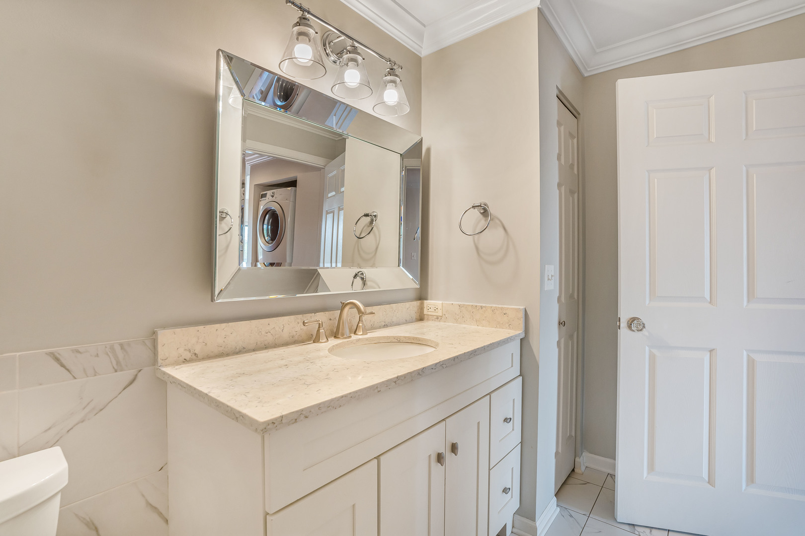145 S York Street Unit: 420