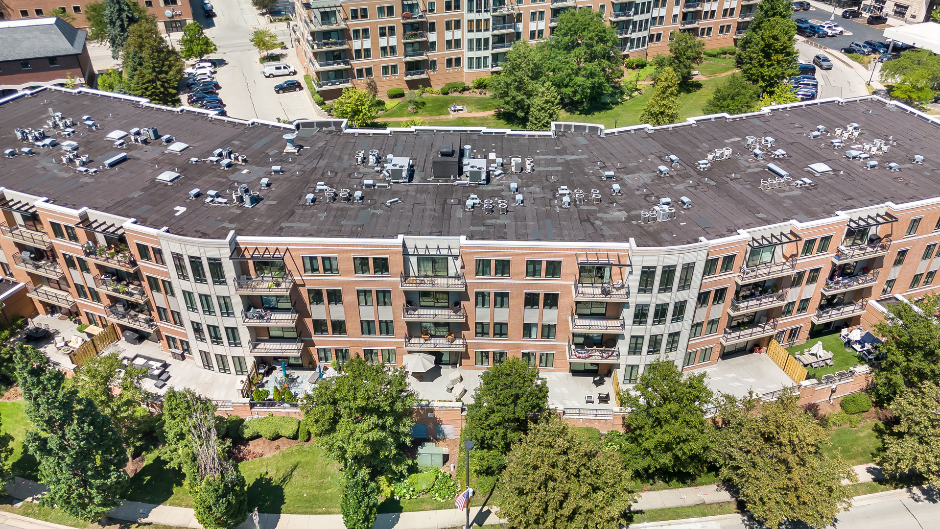 145 S York Street Unit: 420