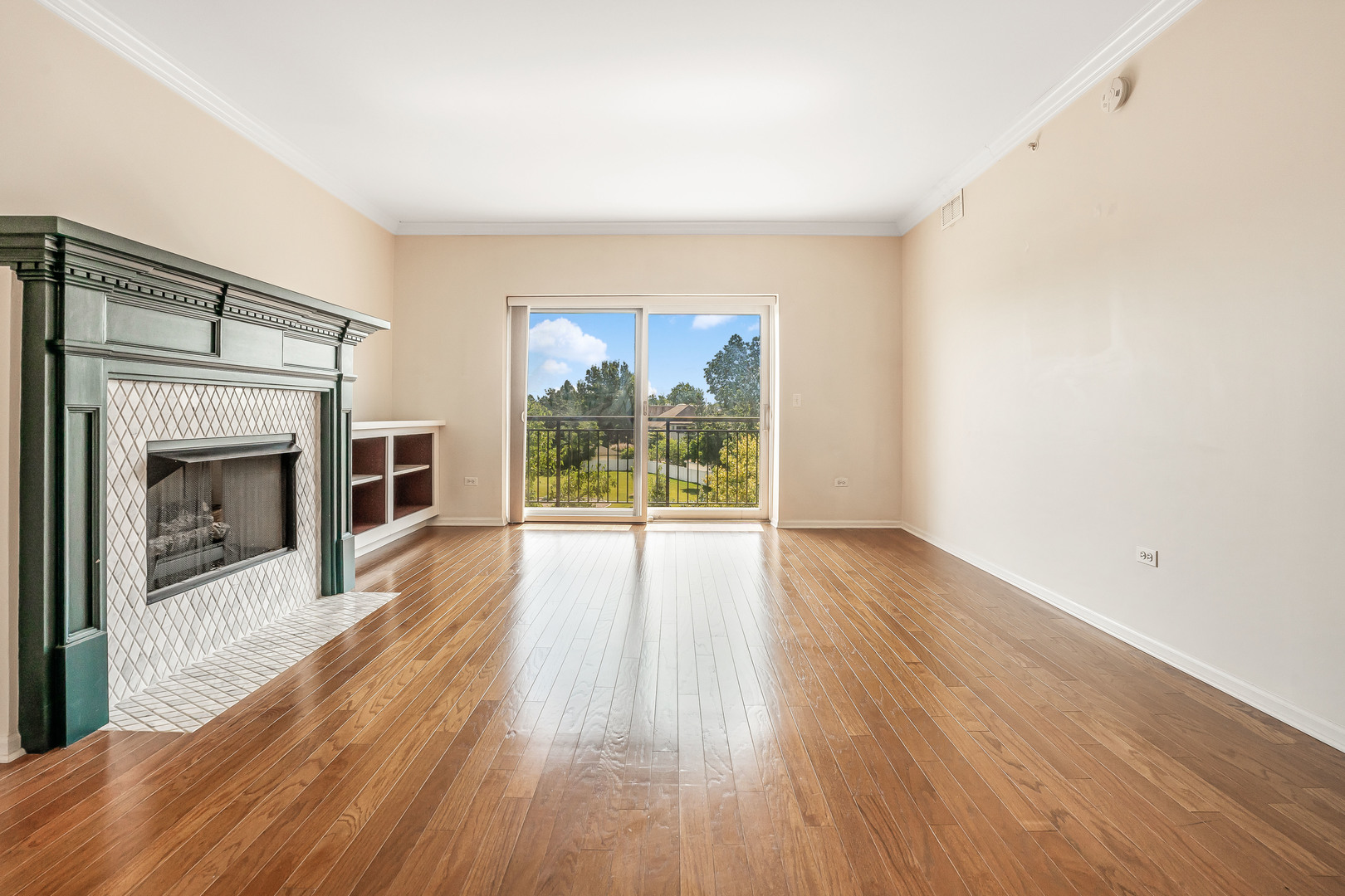 145 S York Street Unit: 420