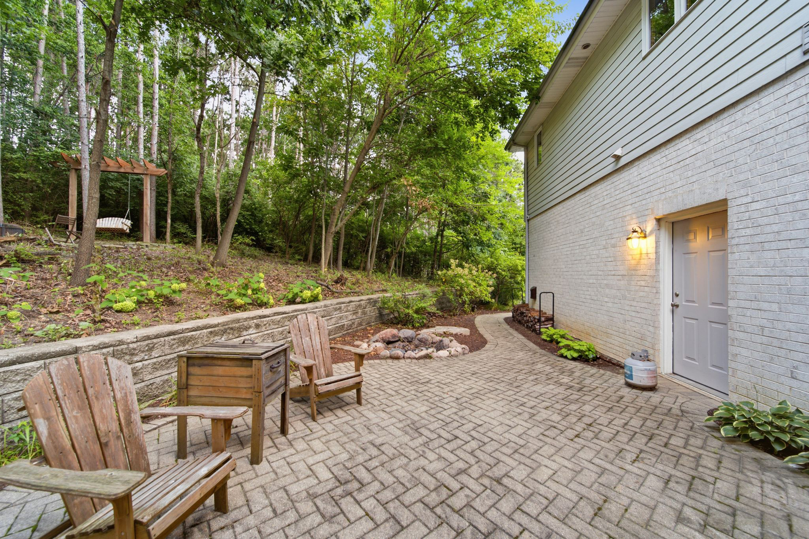 16556 Pine Hill Drive