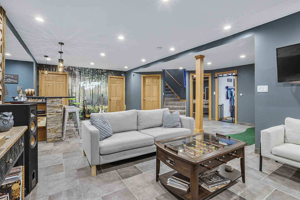 16556 Pine Hill Drive
