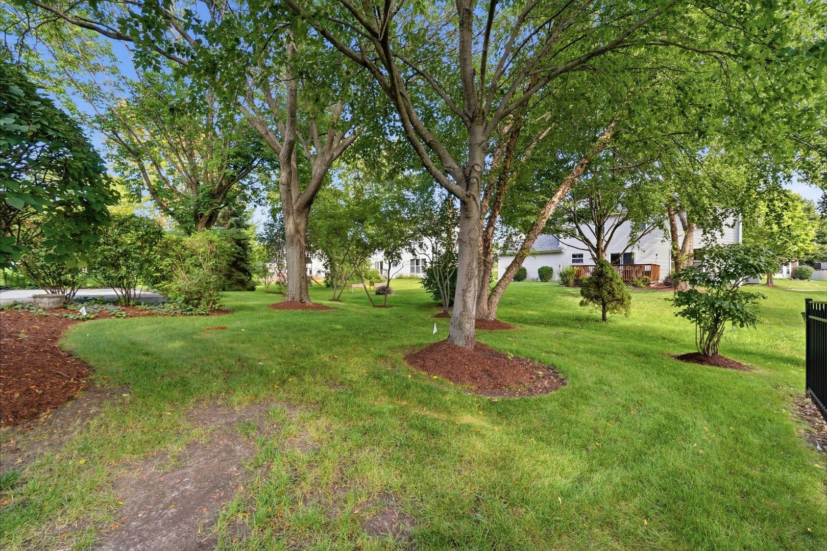 1944 School House Lane