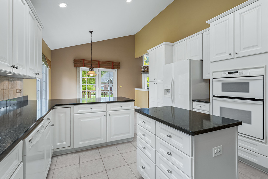 13216 Greenleaf Trail