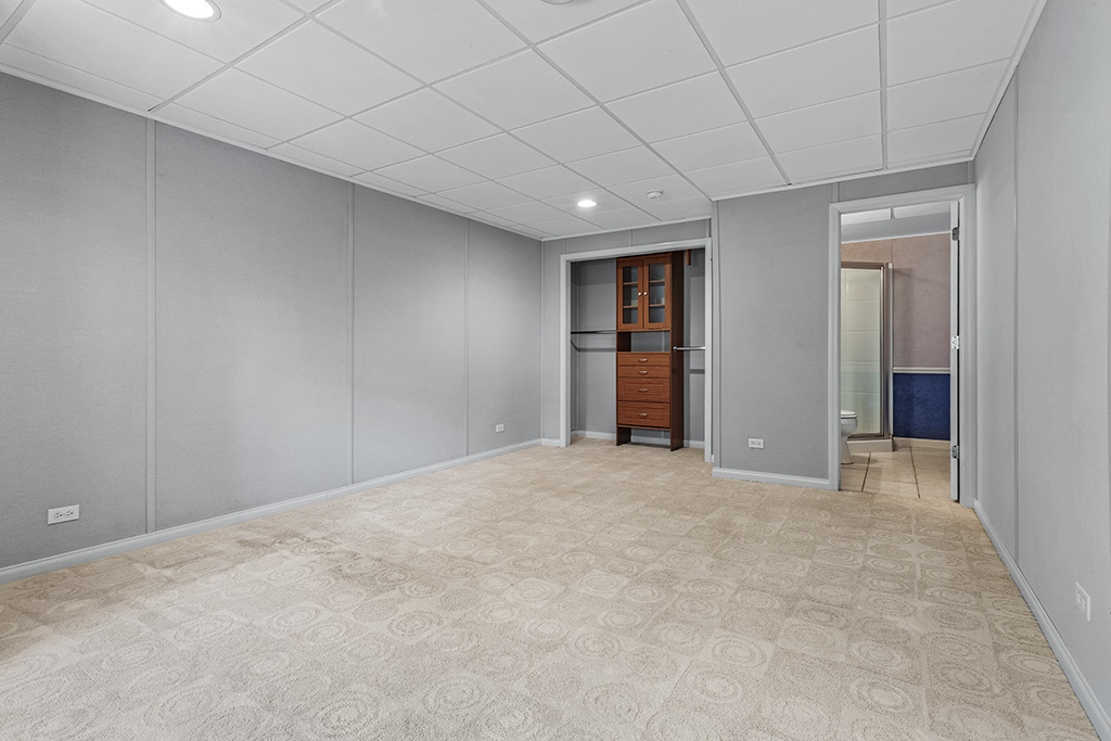 13216 Greenleaf Trail