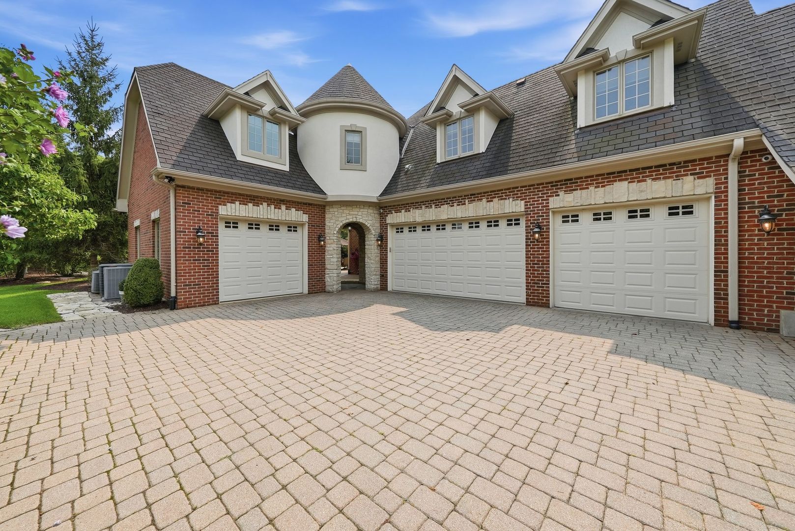 105 Forest Edge Drive