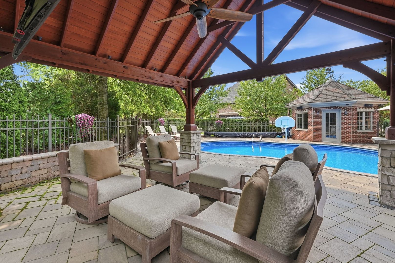 105 Forest Edge Drive