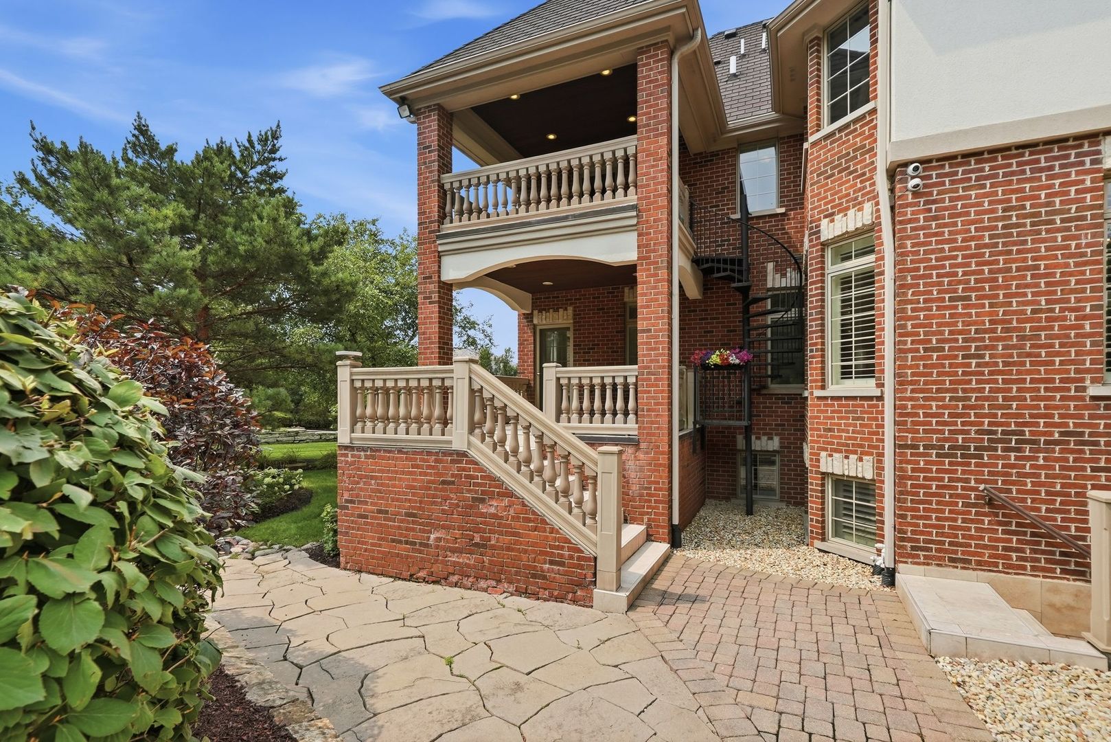 105 Forest Edge Drive