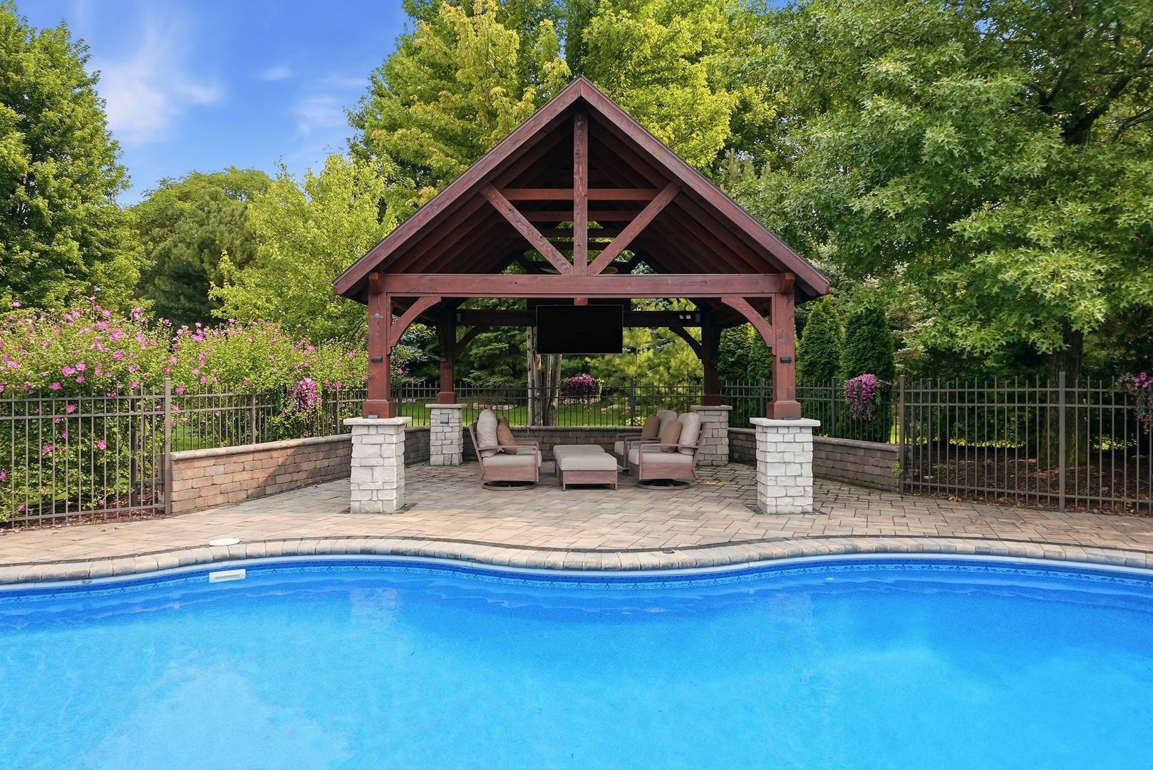 105 Forest Edge Drive