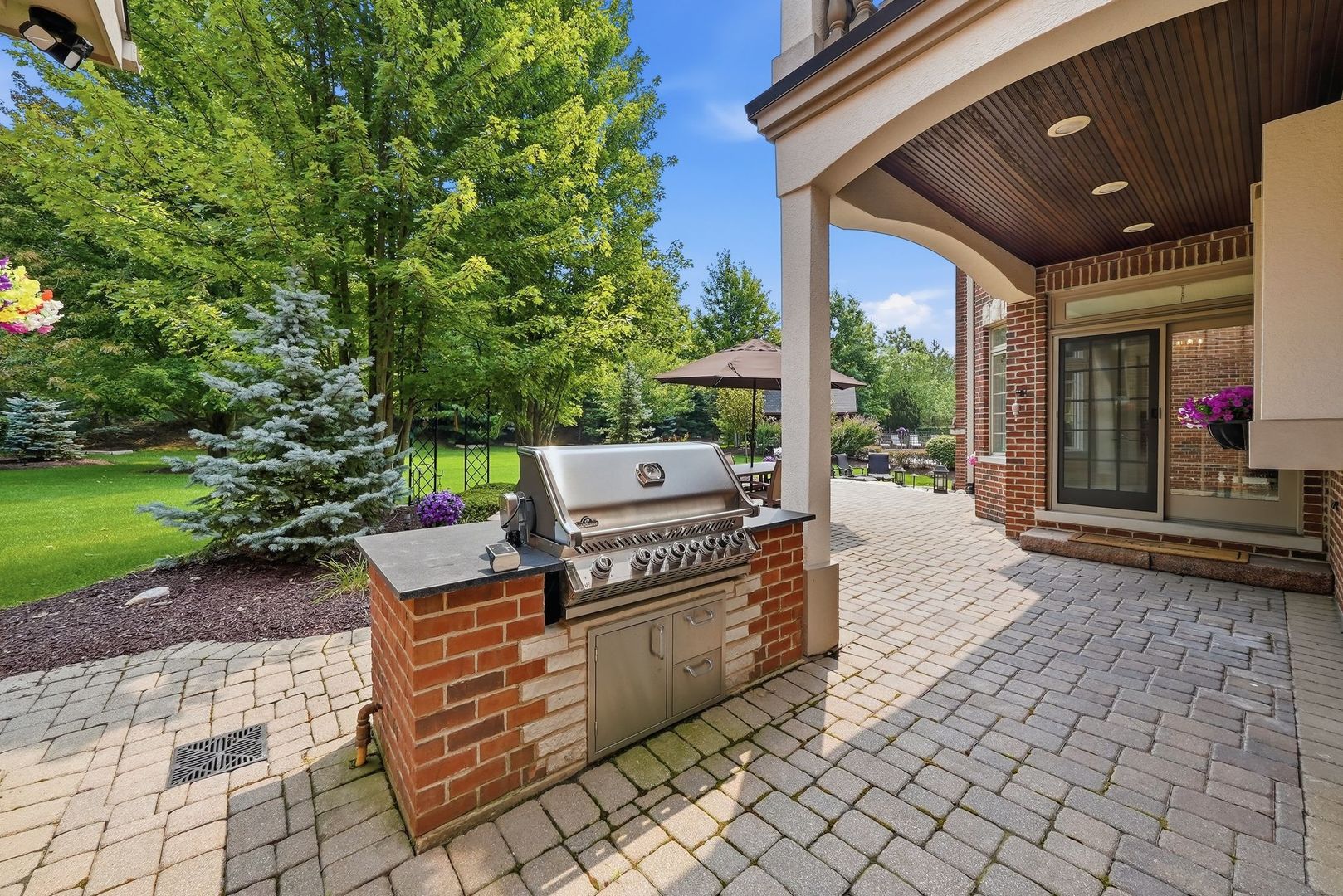 105 Forest Edge Drive