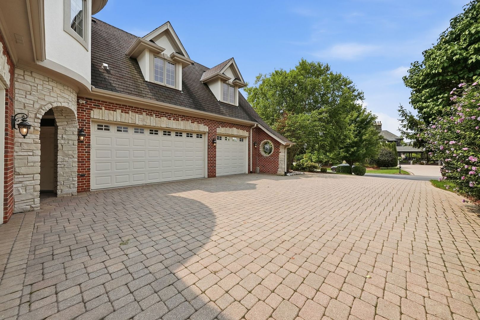 105 Forest Edge Drive