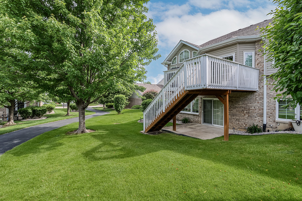 18106 Waterside Circle