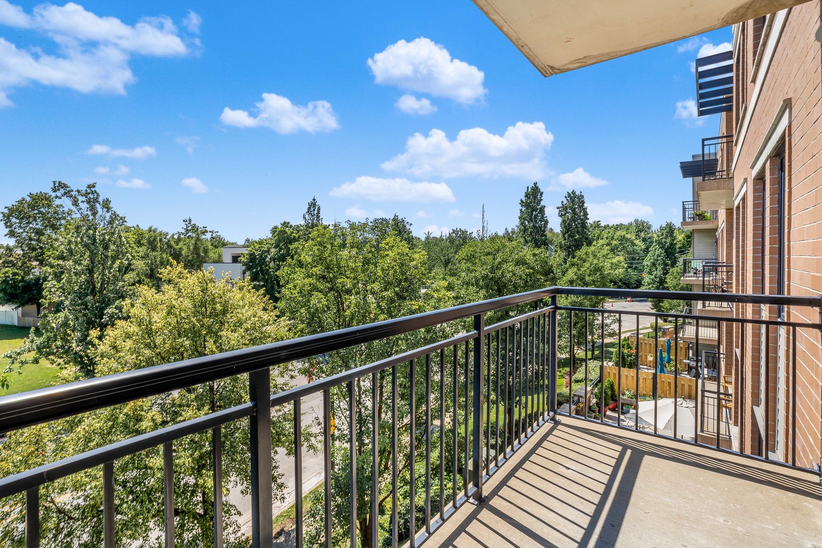 145 S York Street Unit: 420
