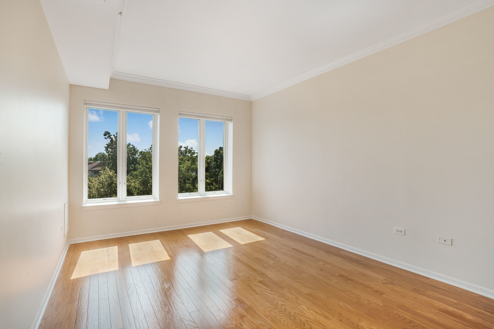145 S York Street Unit: 420