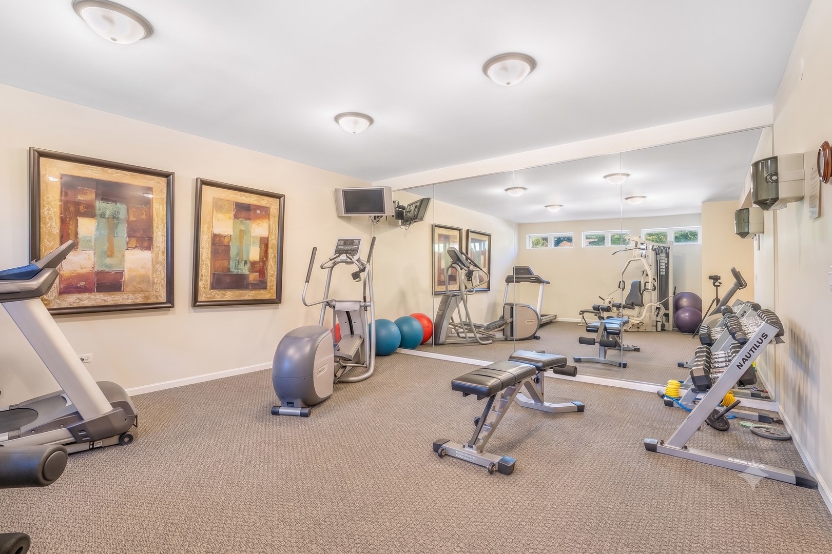 145 S York Street Unit: 420