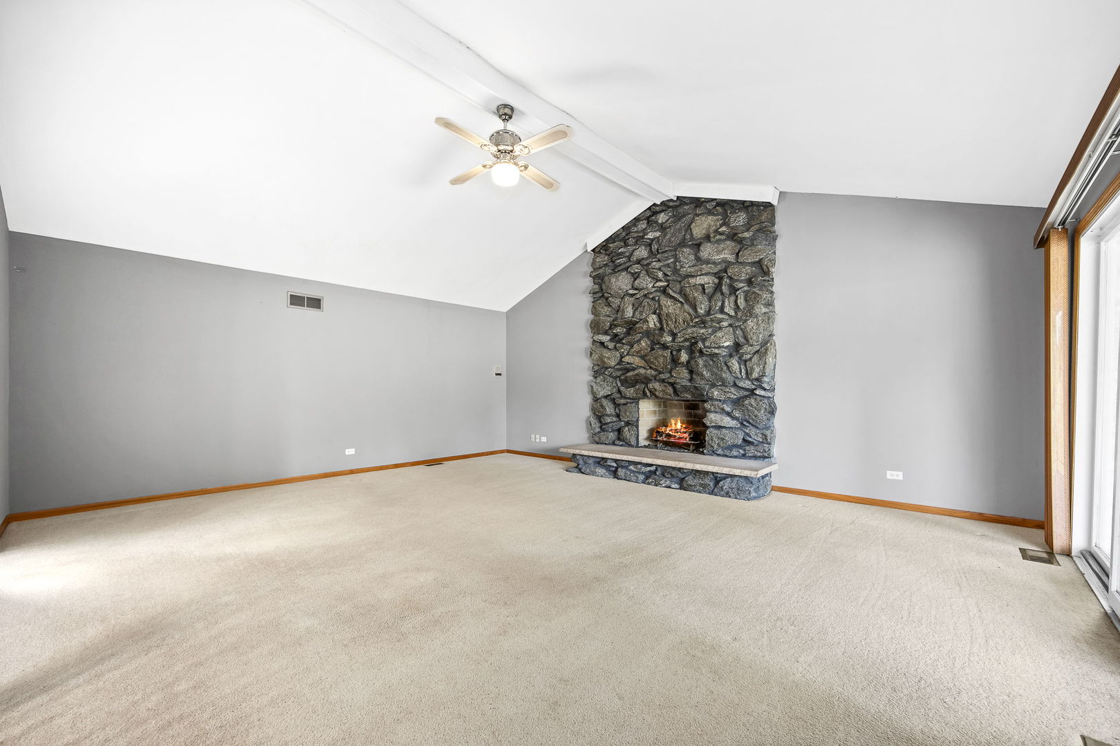 11S056 Madison Street