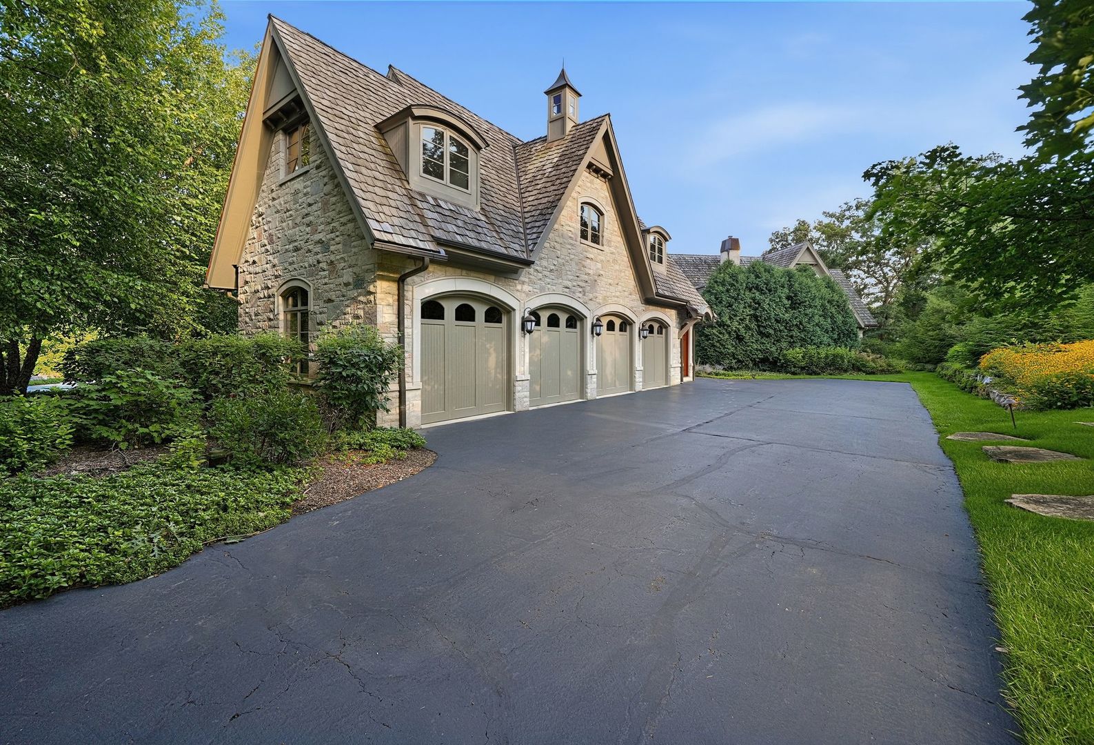 16 Riva Ridge
