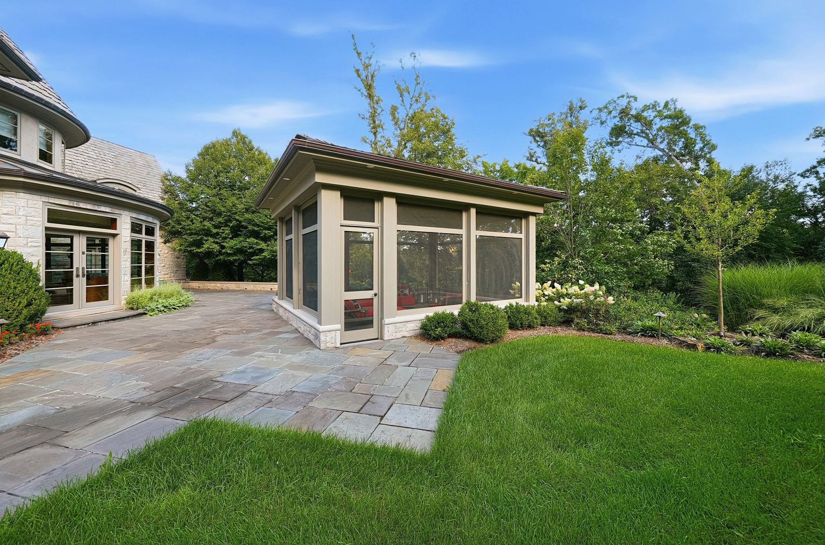 16 Riva Ridge