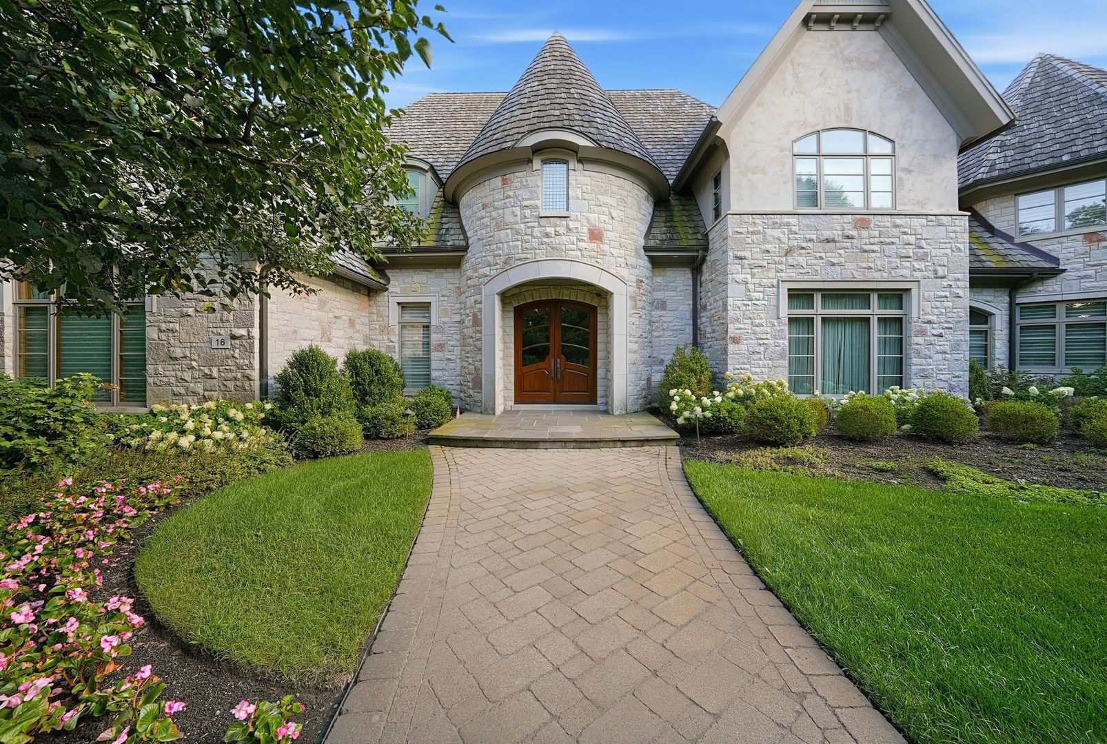 16 Riva Ridge