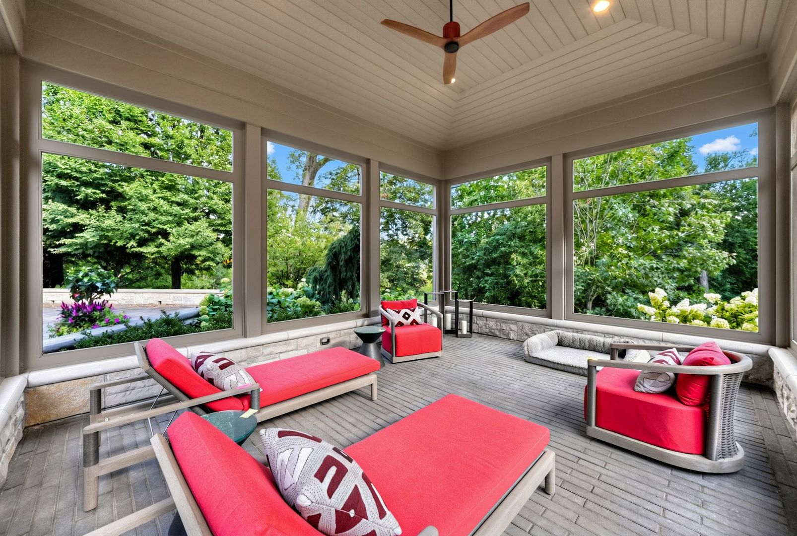 16 Riva Ridge