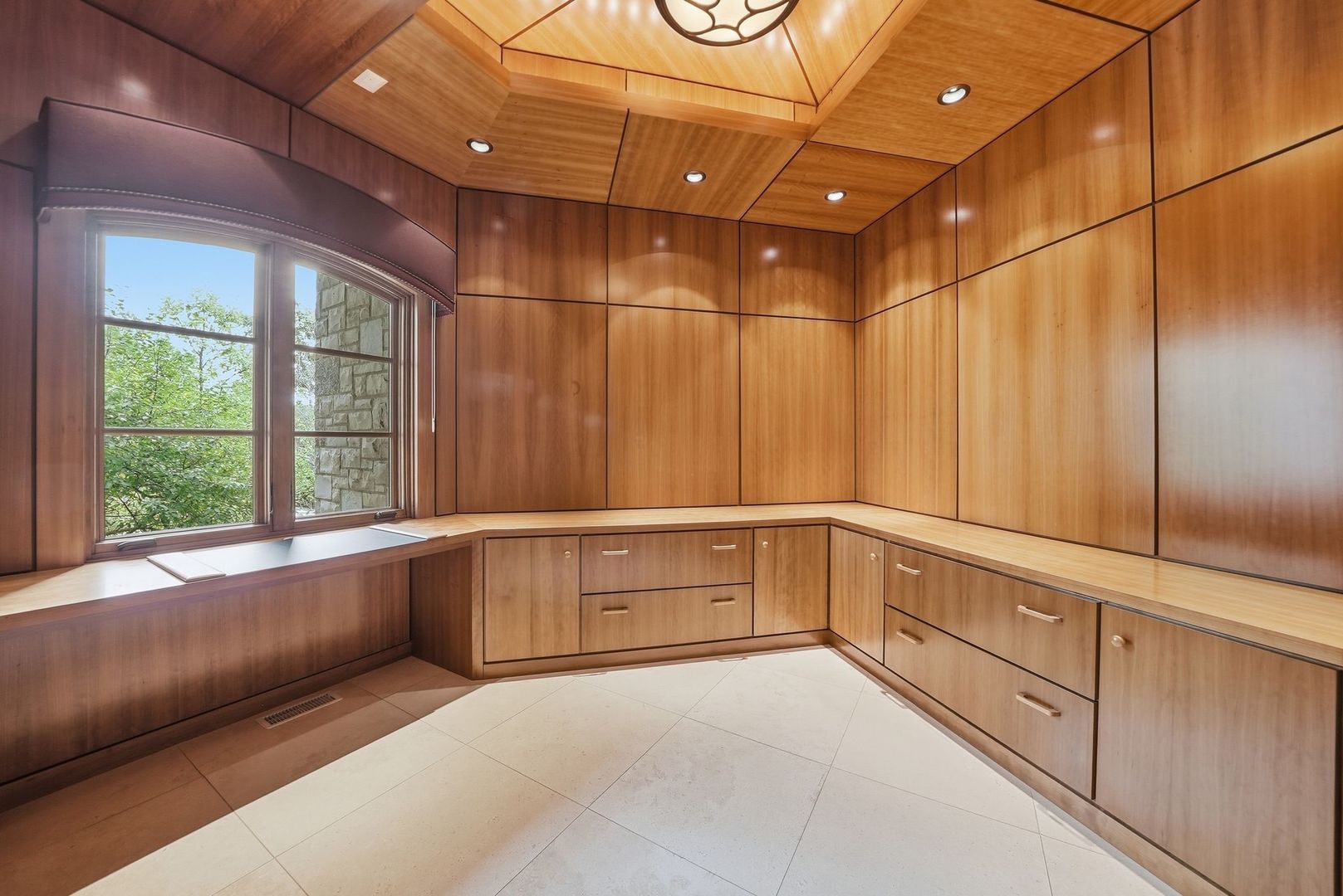 16 Riva Ridge