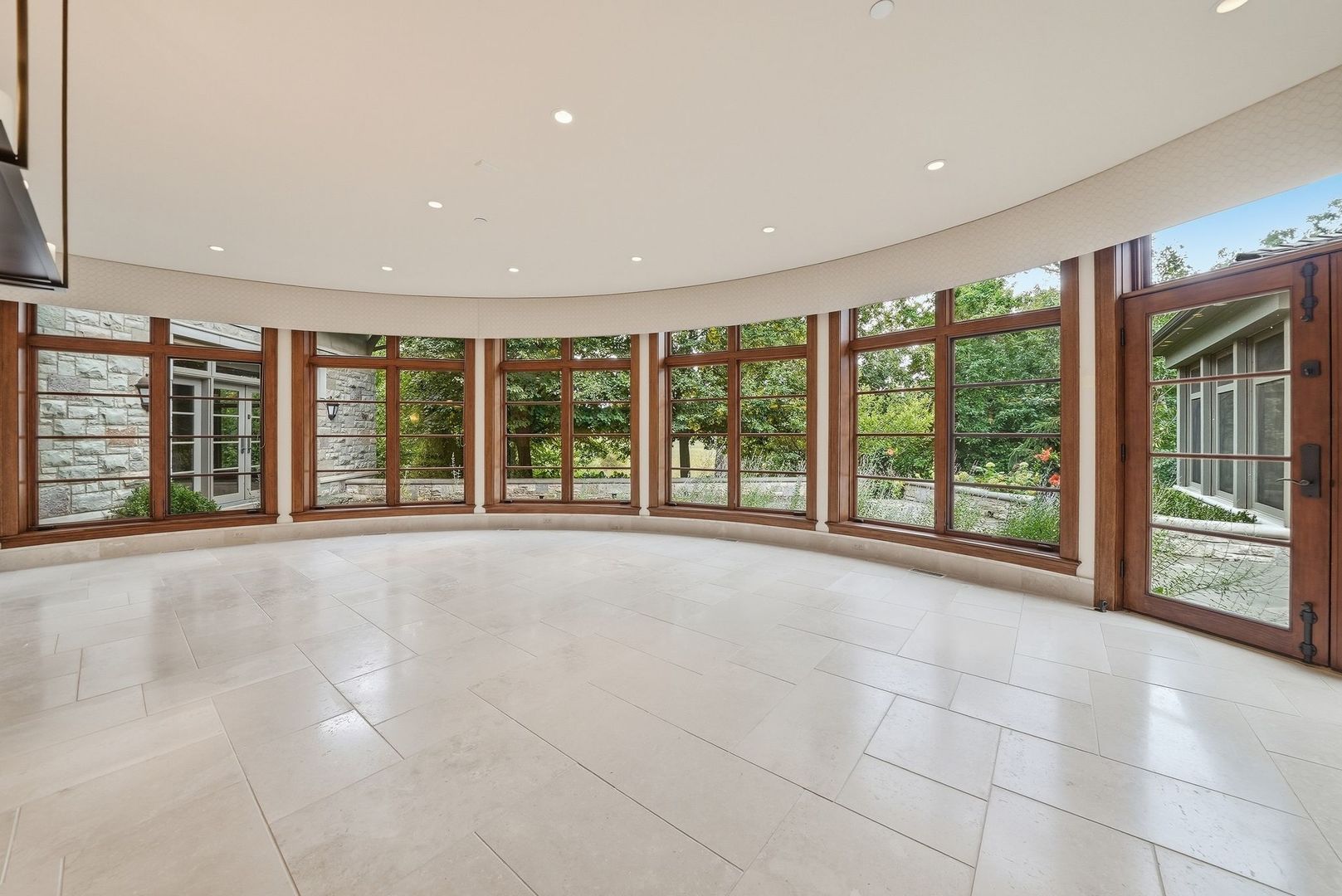 16 Riva Ridge