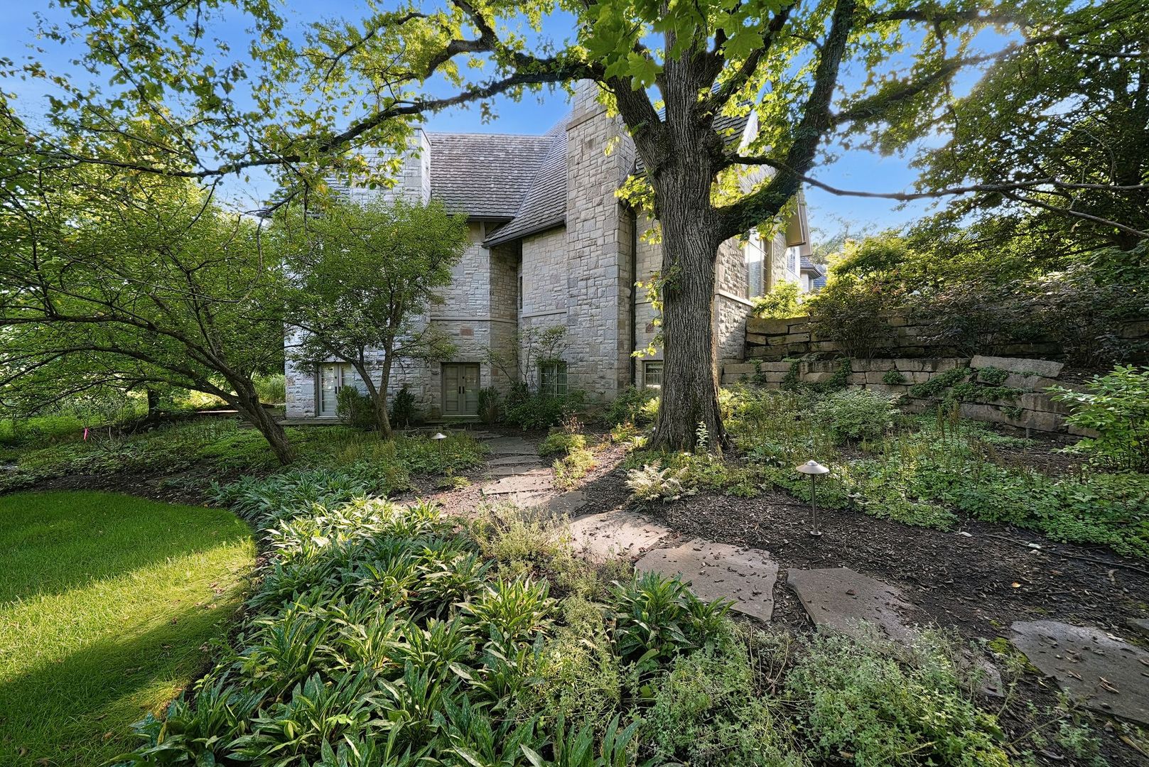 16 Riva Ridge