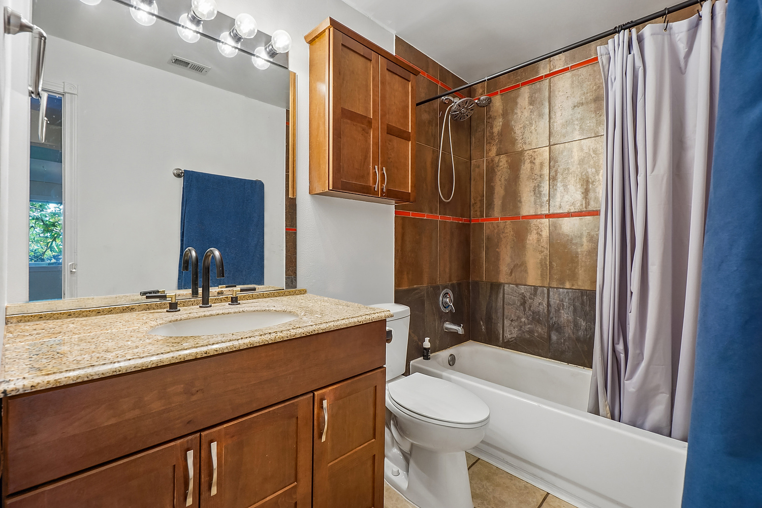 5813 Oakwood Drive Unit: D