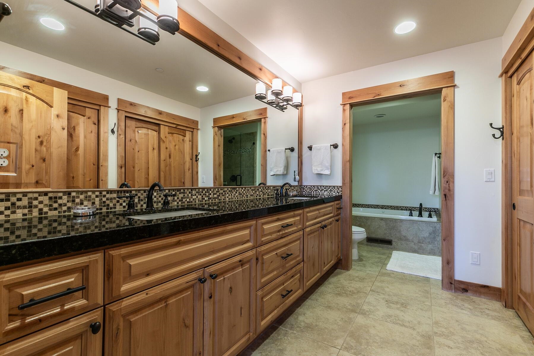 10236 Valmont Trail