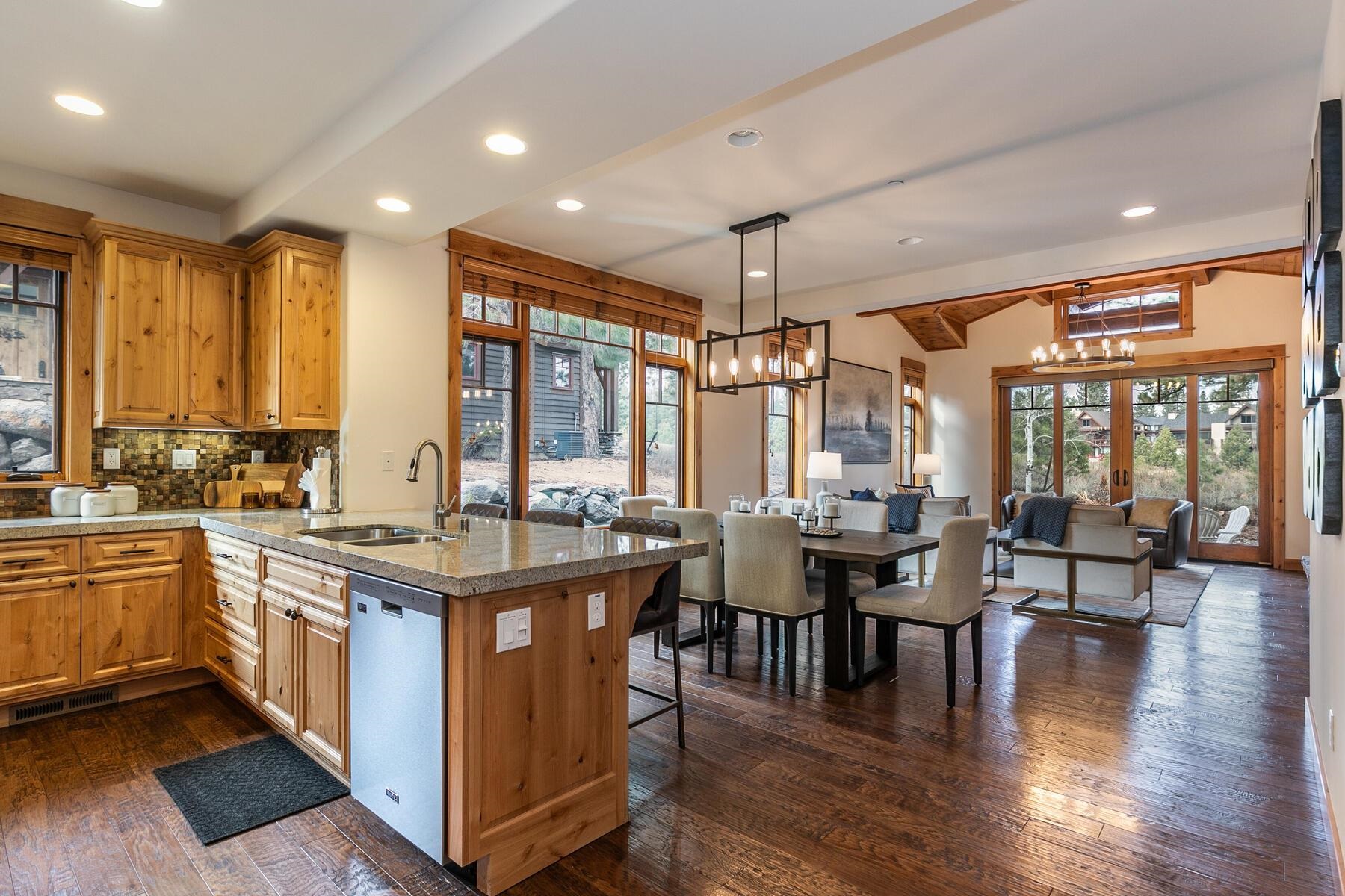 10236 Valmont Trail