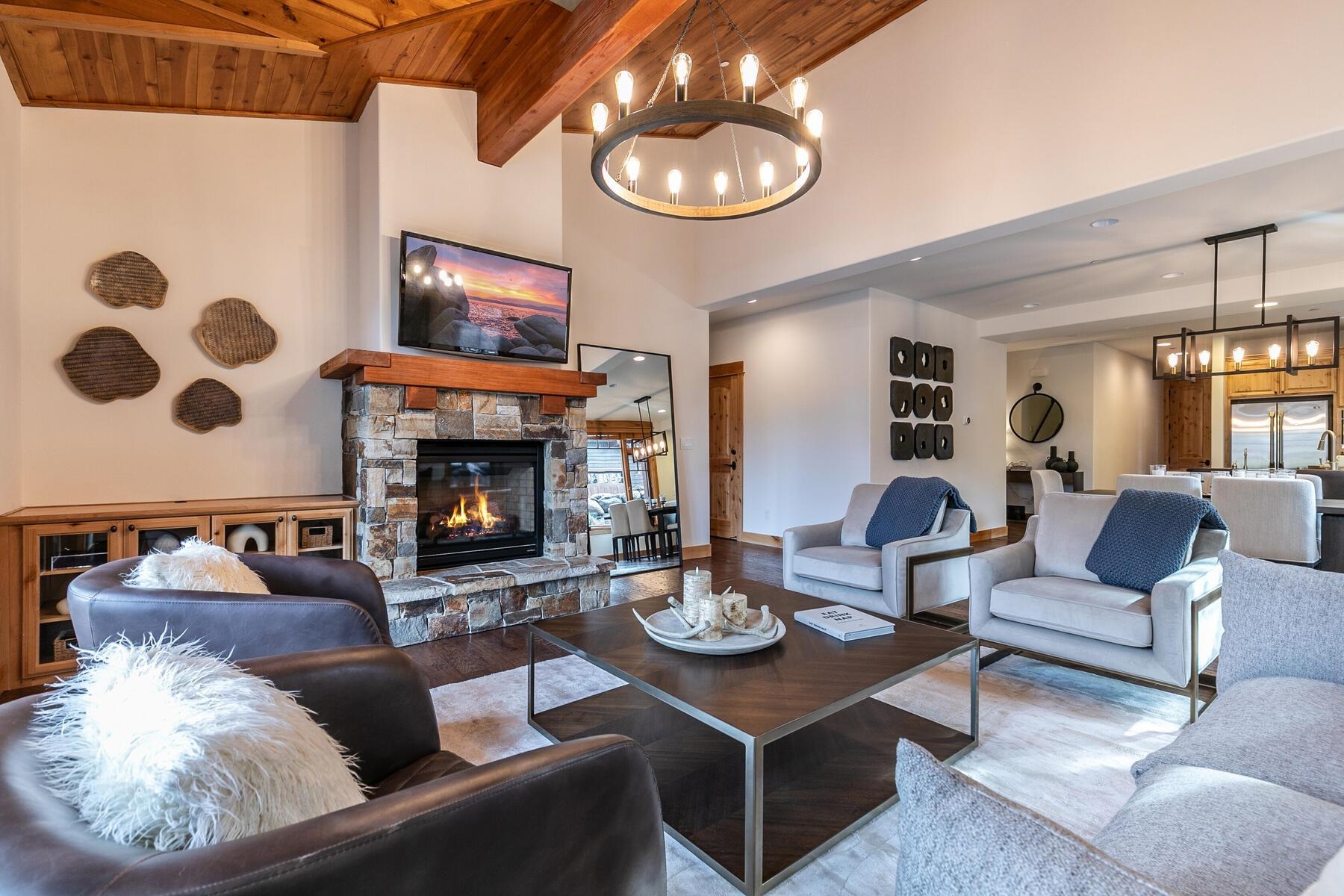 10236 Valmont Trail