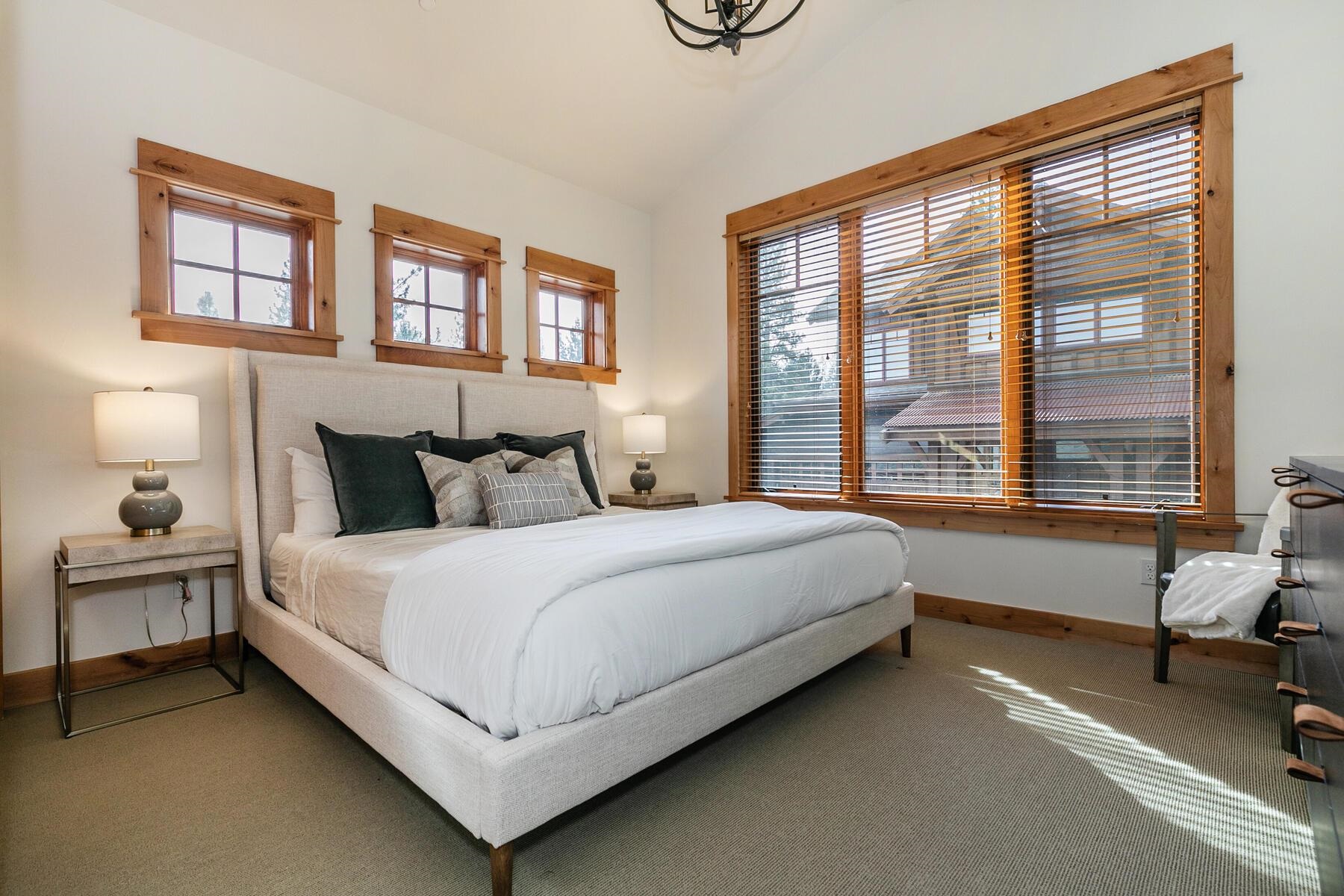 10236 Valmont Trail