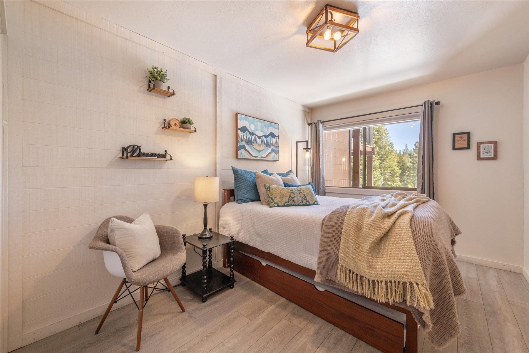 6142 Feather Ridge