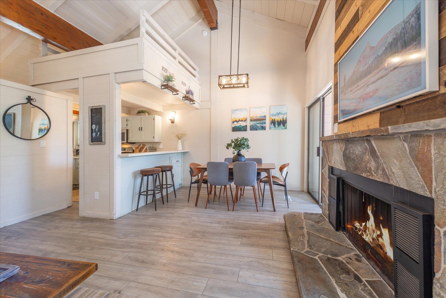 6142 Feather Ridge
