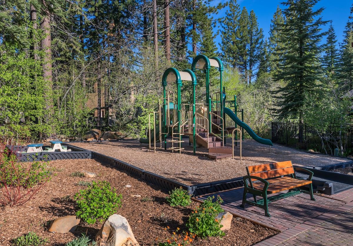 6142 Feather Ridge