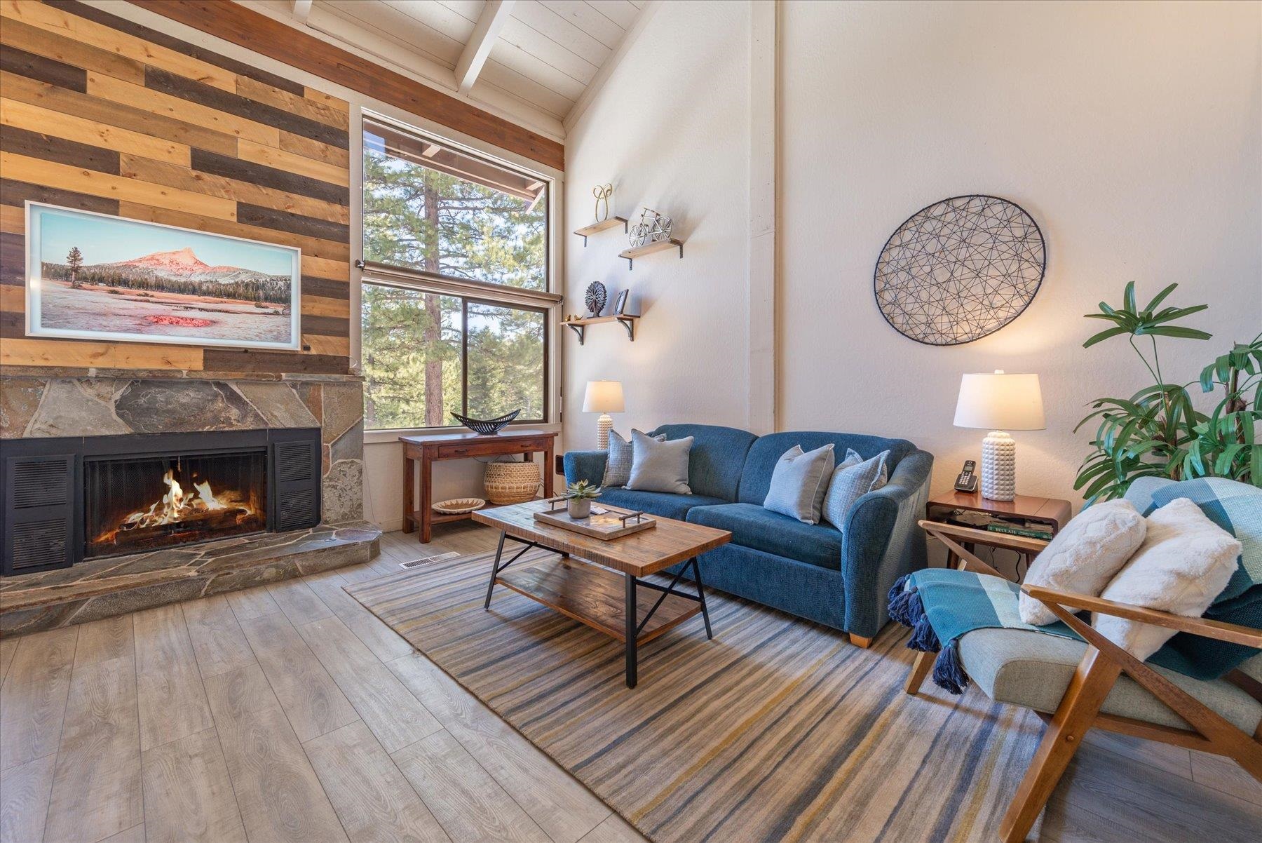 6142 Feather Ridge
