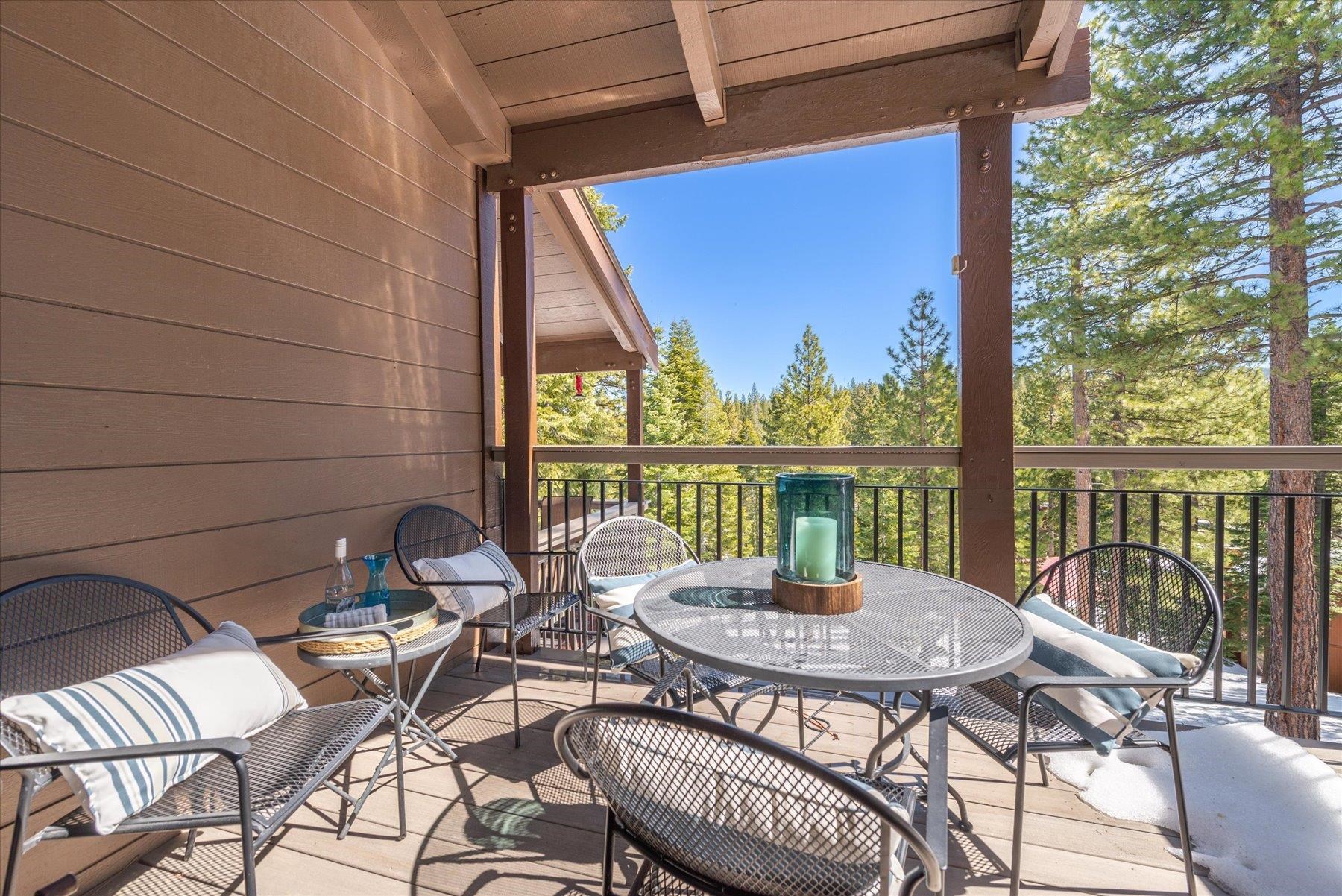 6142 Feather Ridge