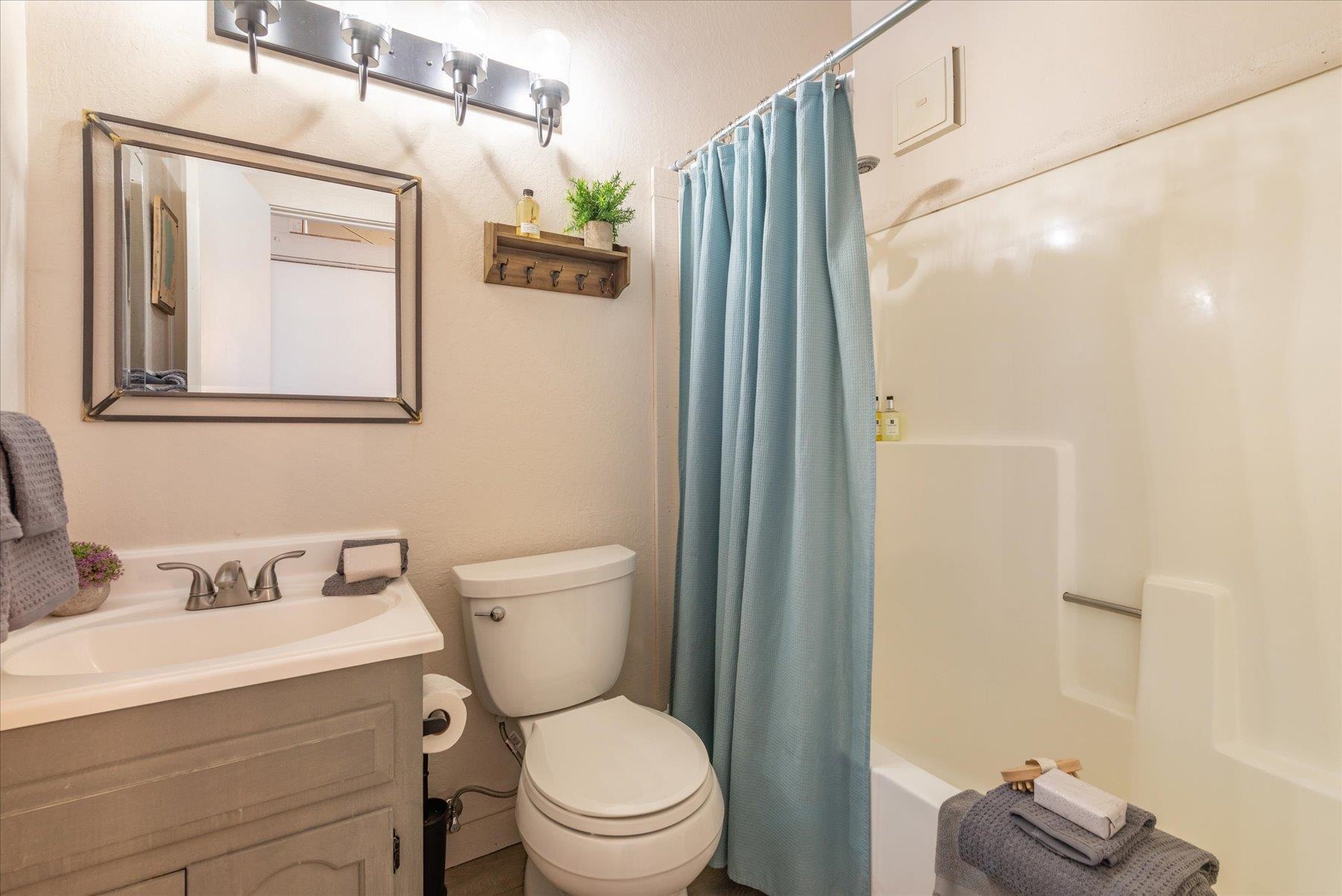 6142 Feather Ridge