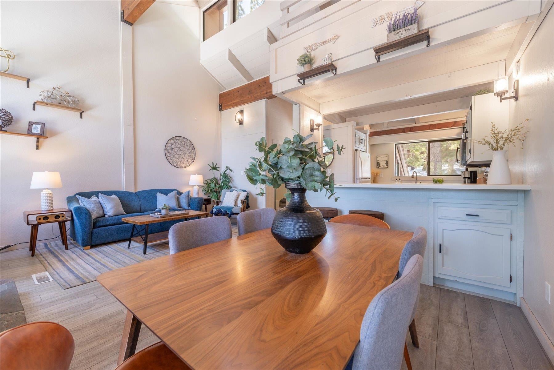 6142 Feather Ridge