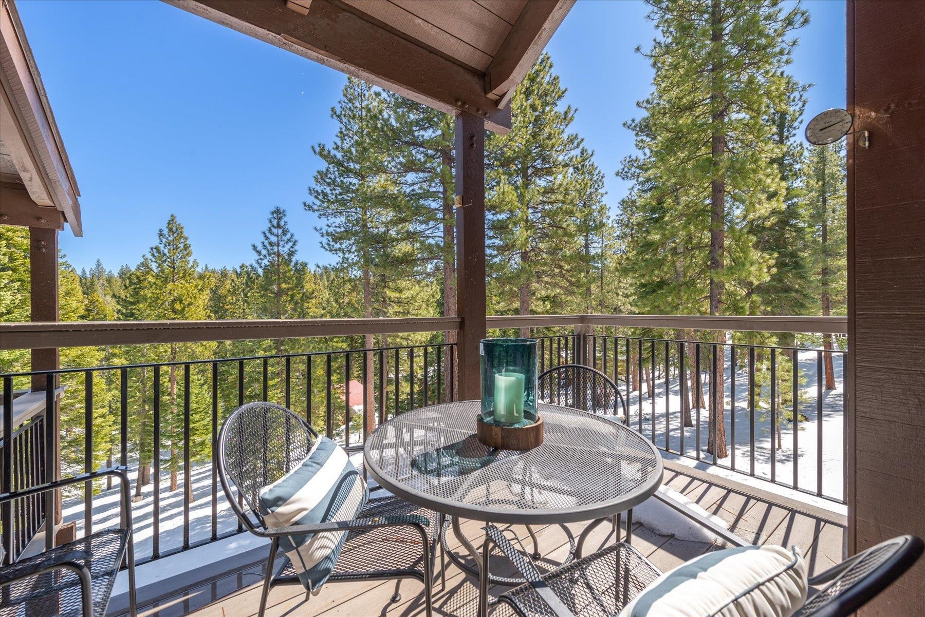 6142 Feather Ridge
