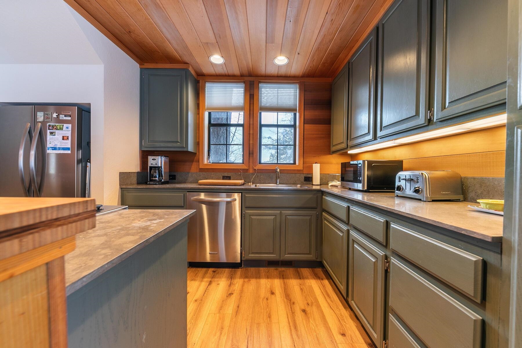 721 Conifer