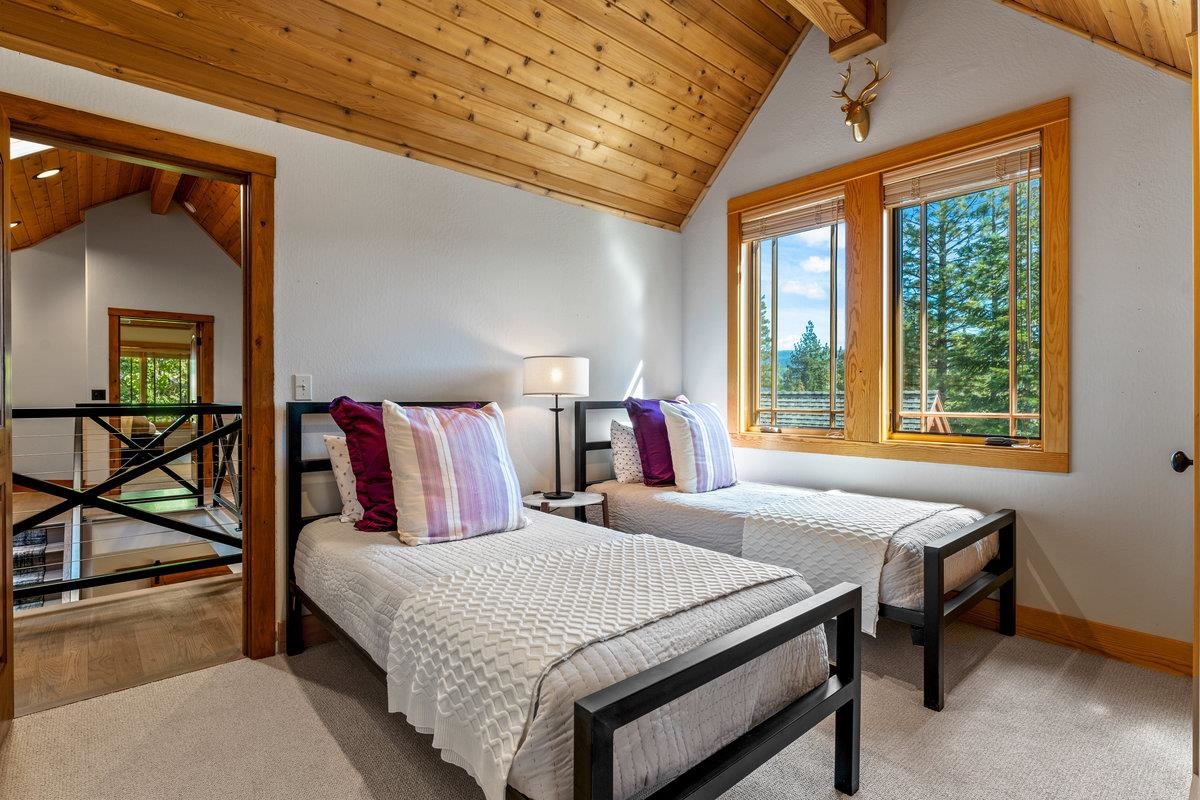 2104 Eagle Feather