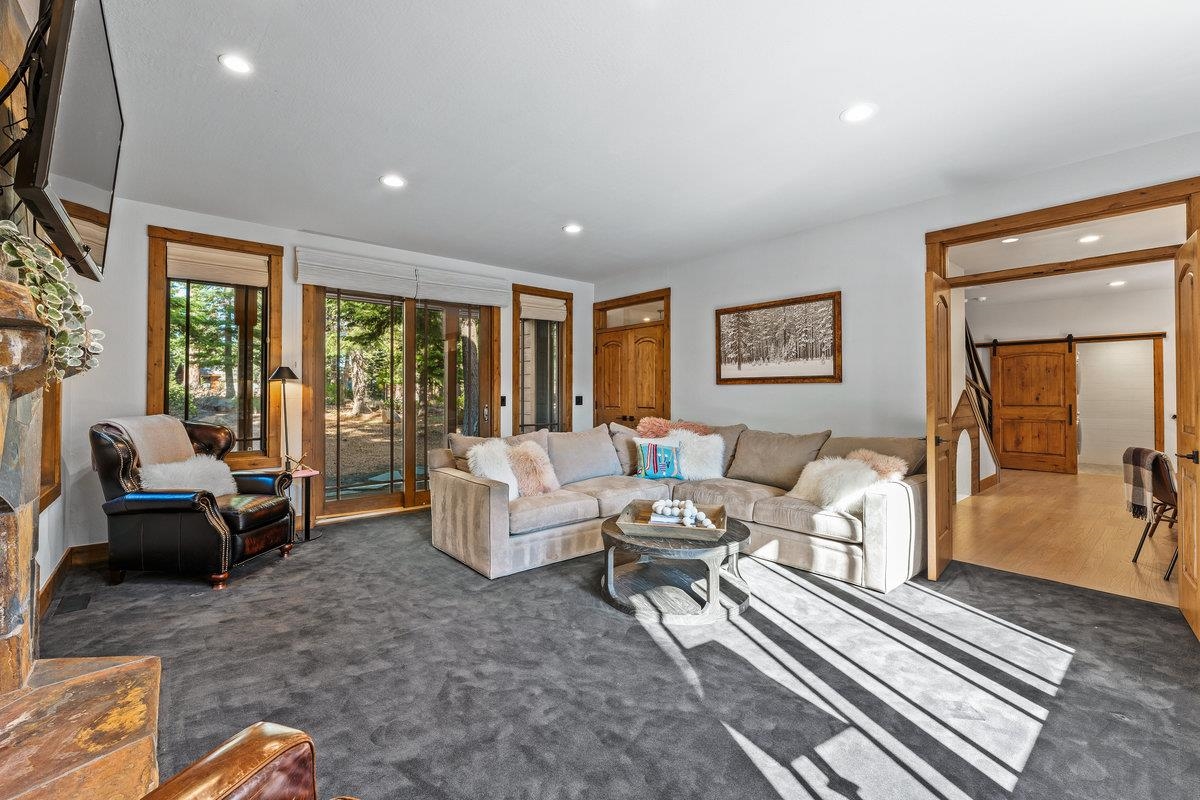 2104 Eagle Feather