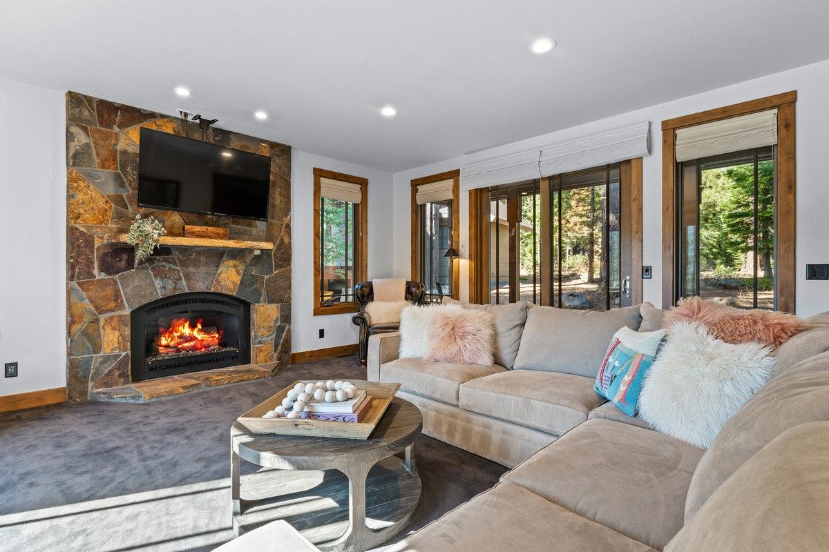 2104 Eagle Feather