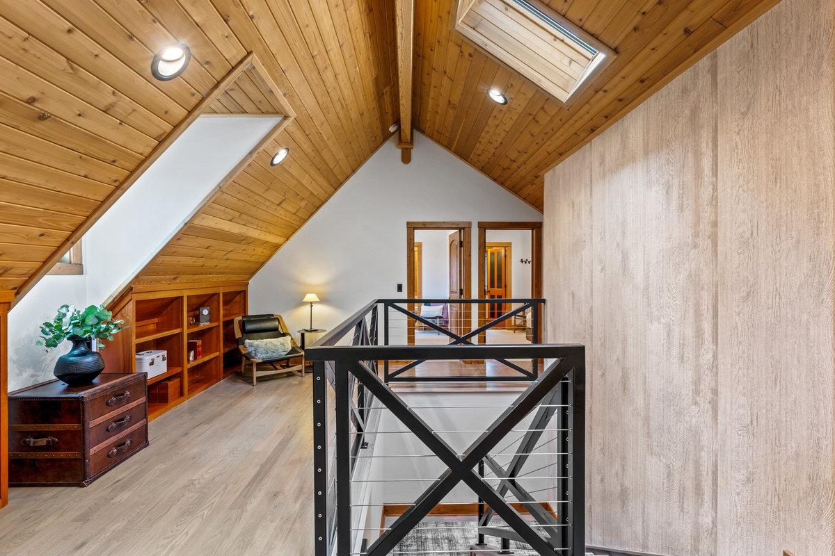 2104 Eagle Feather