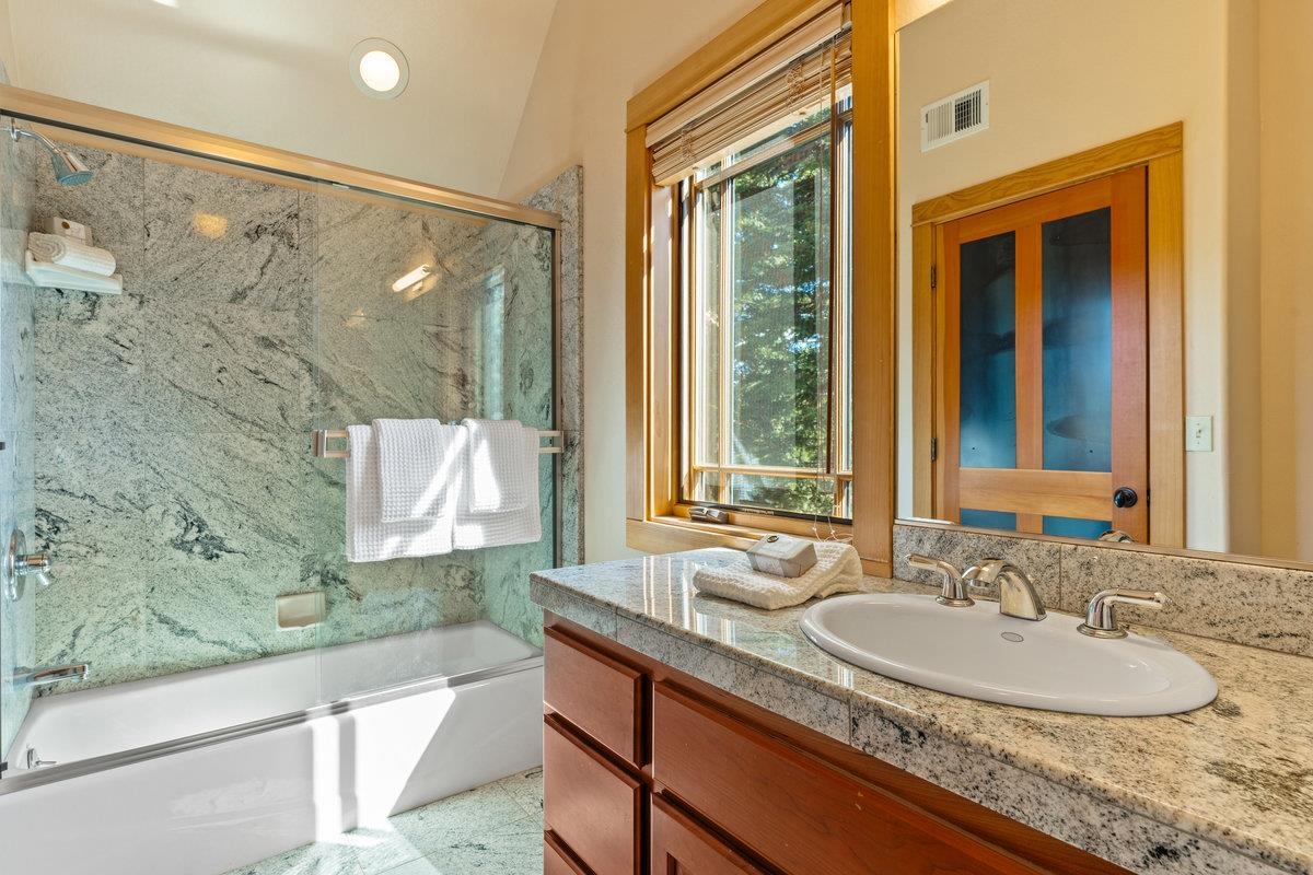 2104 Eagle Feather