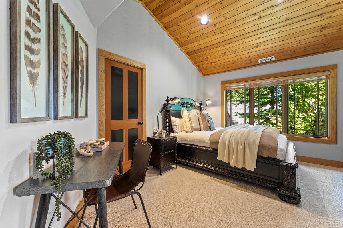 2104 Eagle Feather